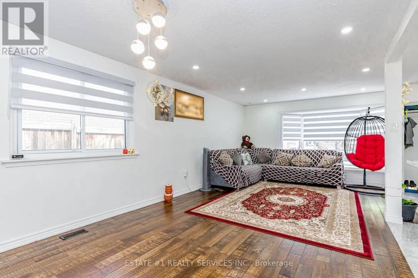 80 Addington Crescent — photo 12 of 40