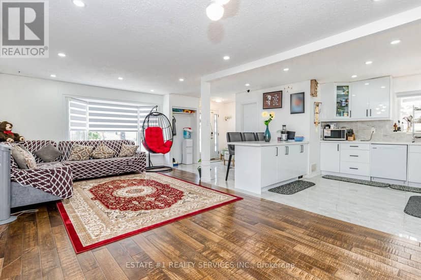 80 Addington Crescent — photo 13 of 40