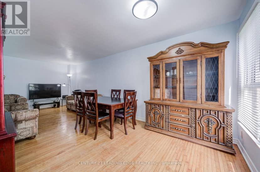 285 - 268 Fleetwood Crescent — photo 12 of 40
