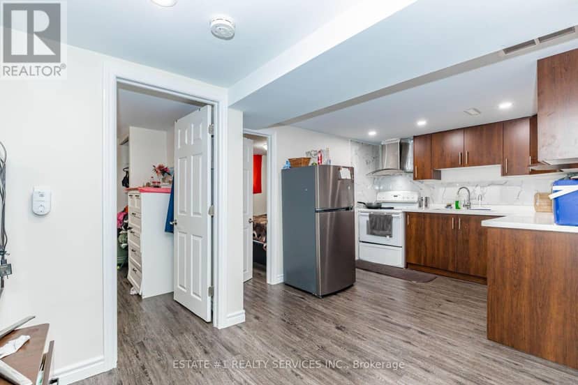 80 Addington Crescent — photo 38 of 40