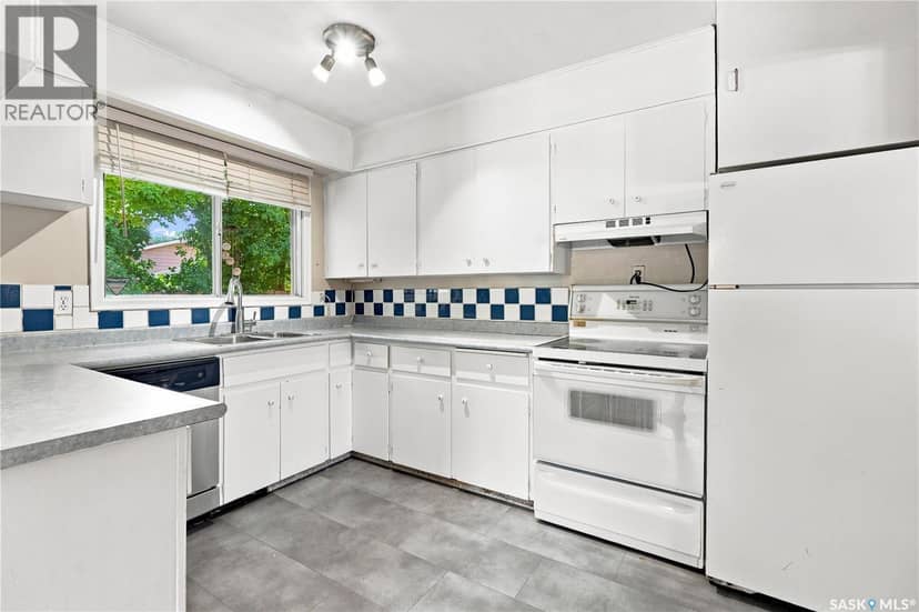 2301 Taylor STREET E — photo 12 of 32