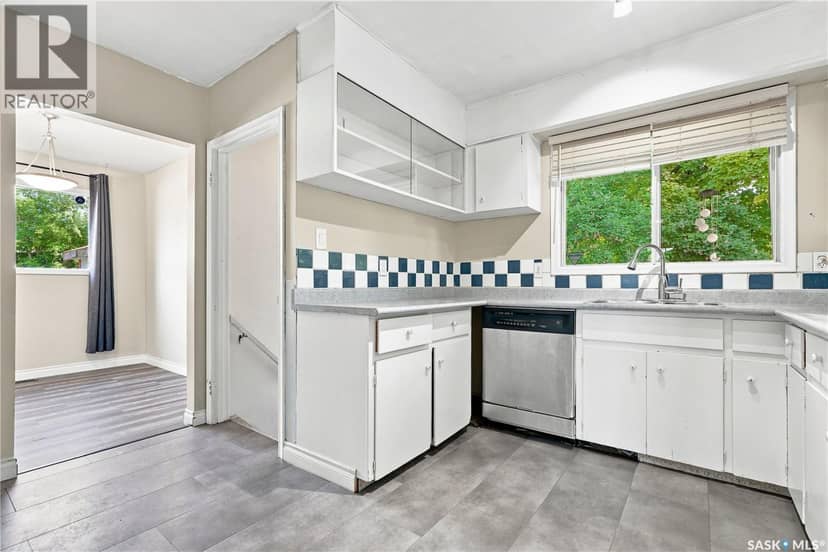2301 Taylor STREET E — photo 13 of 32