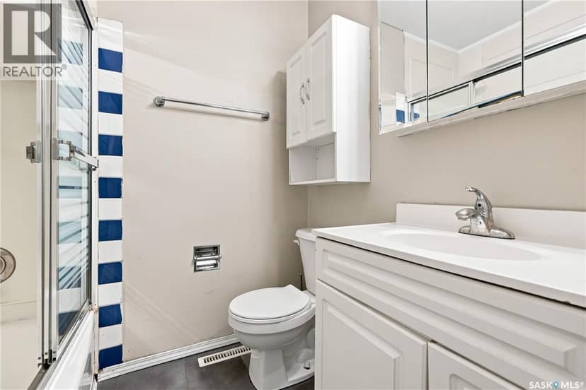 2301 Taylor STREET E — photo 14 of 32