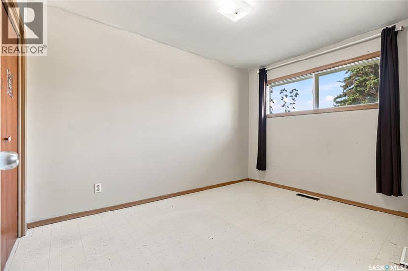 2301 Taylor STREET E — photo 16 of 32