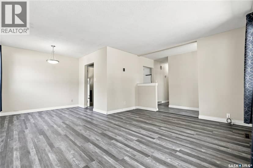 2301 Taylor STREET E — photo 9 of 32