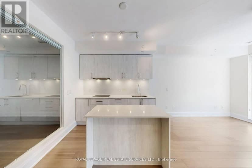 808 - 88 Cumberland Street — photo 14 of 33