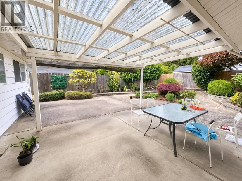 1374 SOWDEN STREET, North Vancouver, photo 2