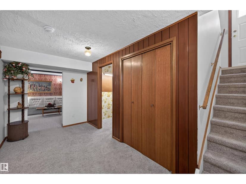 7011 141 Avenue NW NW NW — photo 17 of 33