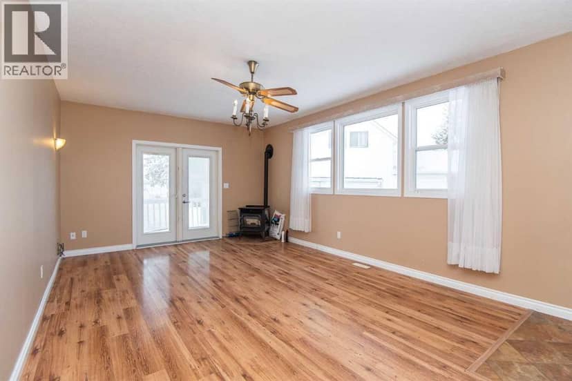3402 3 Township Road 392 — photo 11 of 36