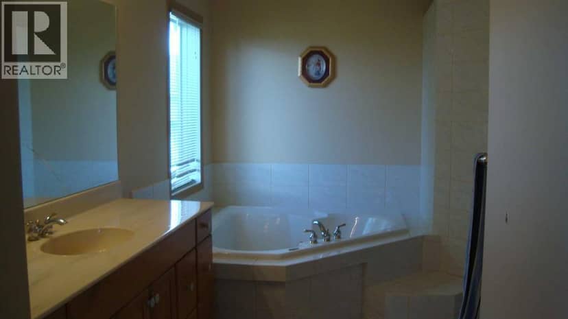 21 1 Street E — photo 15 of 40