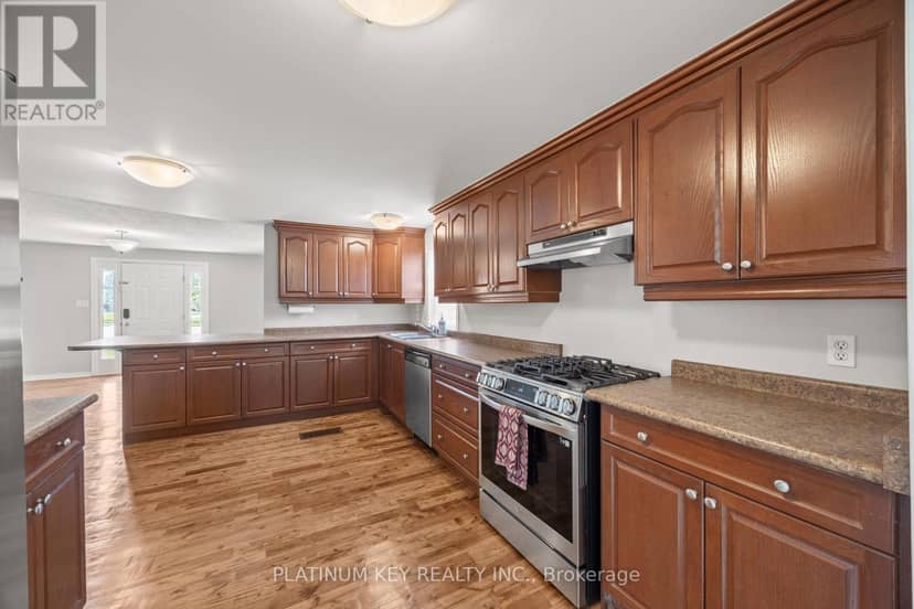 2731 Longwoods Road — photo 21 of 40