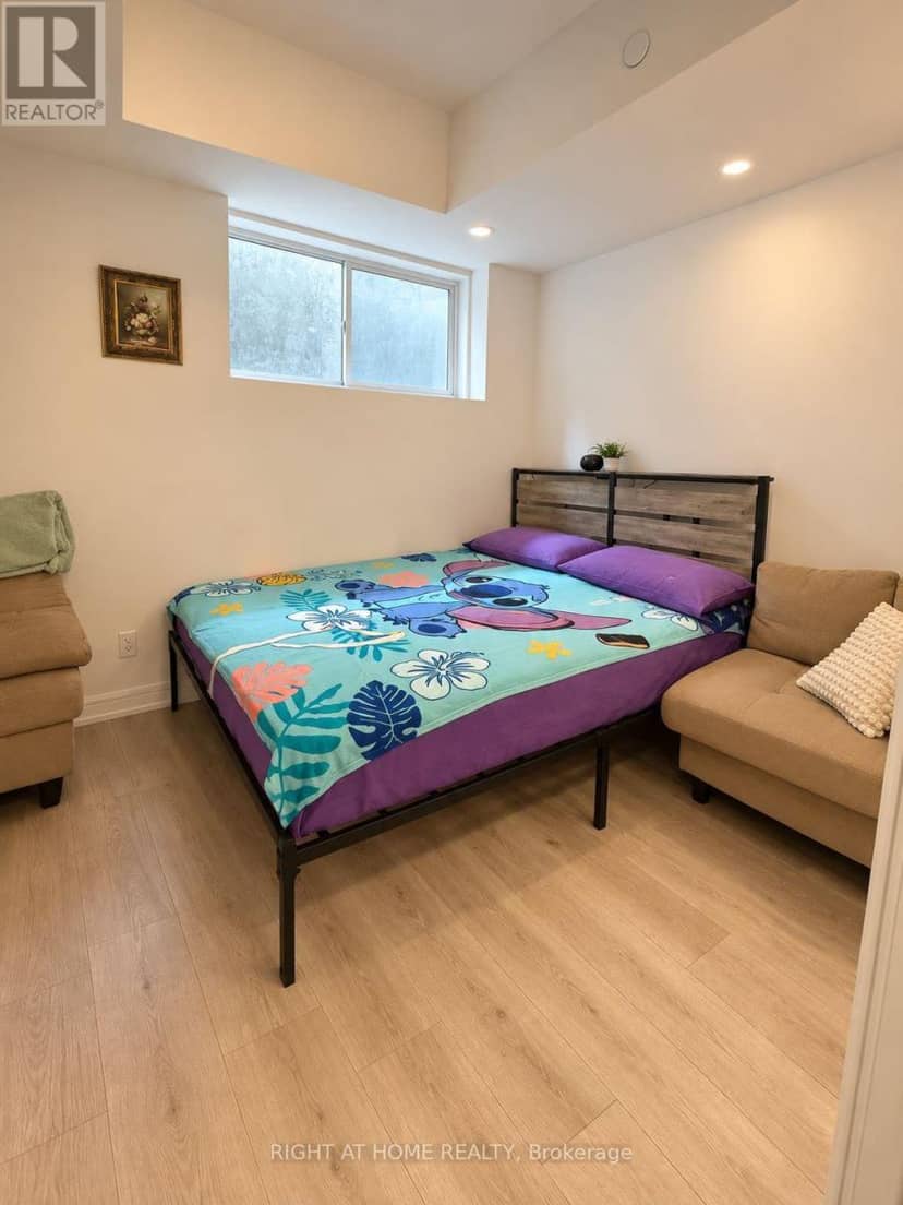 TH09 - 264 Finch Avenue E — photo 12 of 14