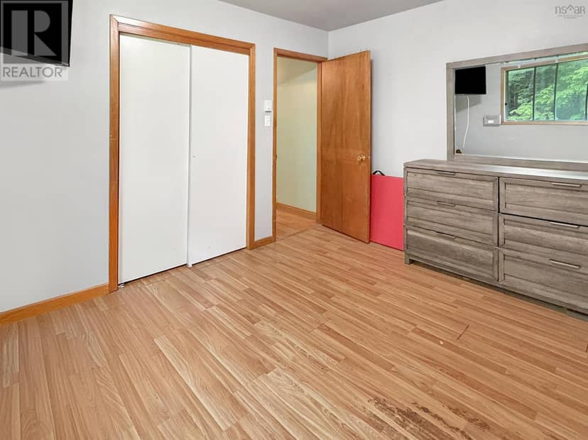 26 South Hill Drive — photo 16 of 36