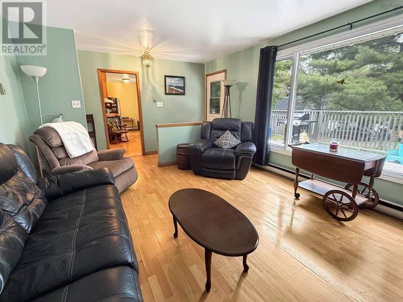 26 South Hill Drive — photo 13 of 36