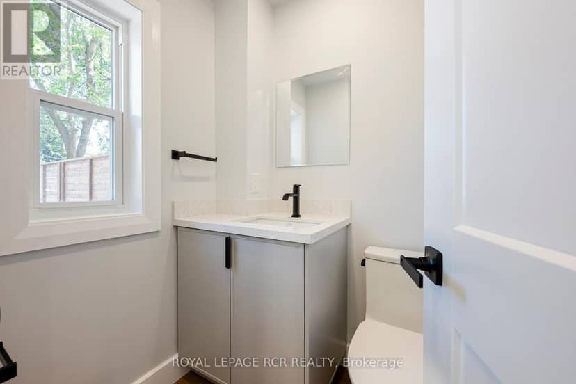 402 Main Street E — photo 15 of 32