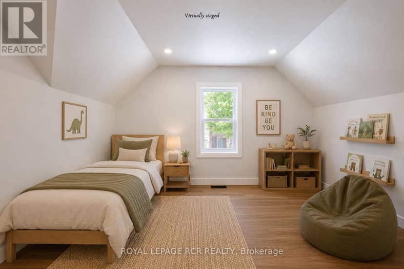 402 Main Street E — photo 19 of 32