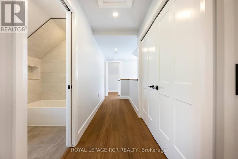 402 Main Street E — photo 24 of 32