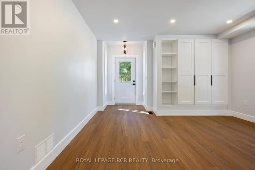 402 Main Street E — photo 5 of 32