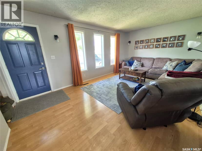 32 Metheral BAY, Weyburn, photo 4