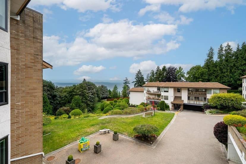 406 1350 VIDAL STREET, White Rock