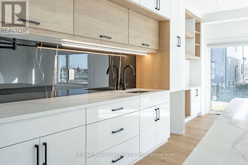829 Darnley Boulevard — photo 11 of 28
