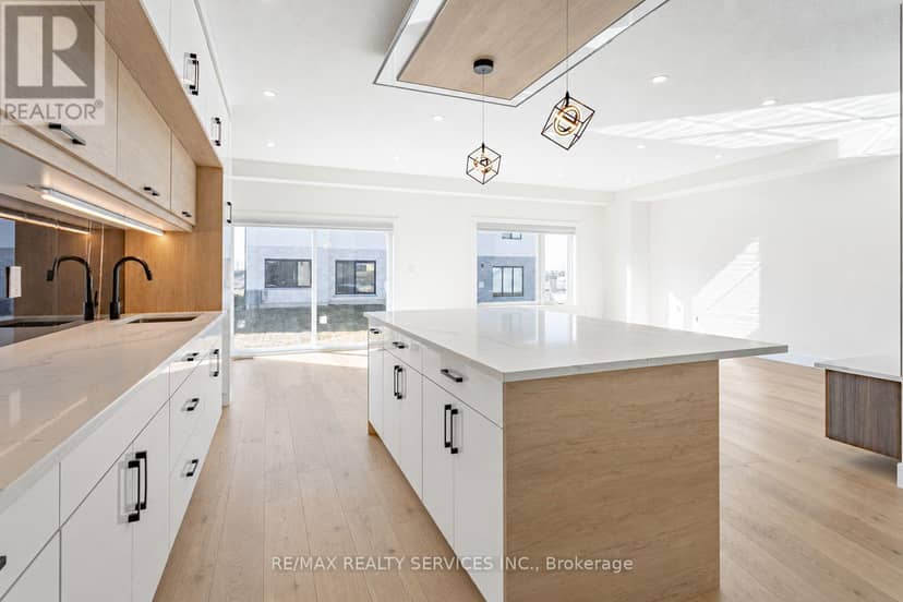 829 Darnley Boulevard — photo 5 of 28