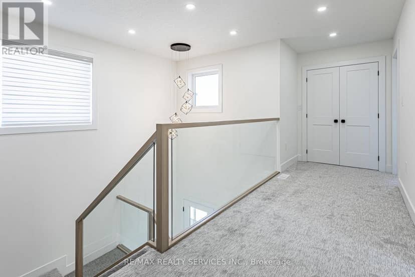 829 Darnley Boulevard — photo 16 of 28