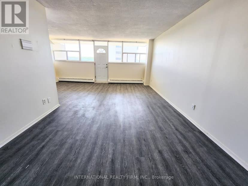 1102 - 215 Glenridge Avenue, St. Catharines, photo 2
