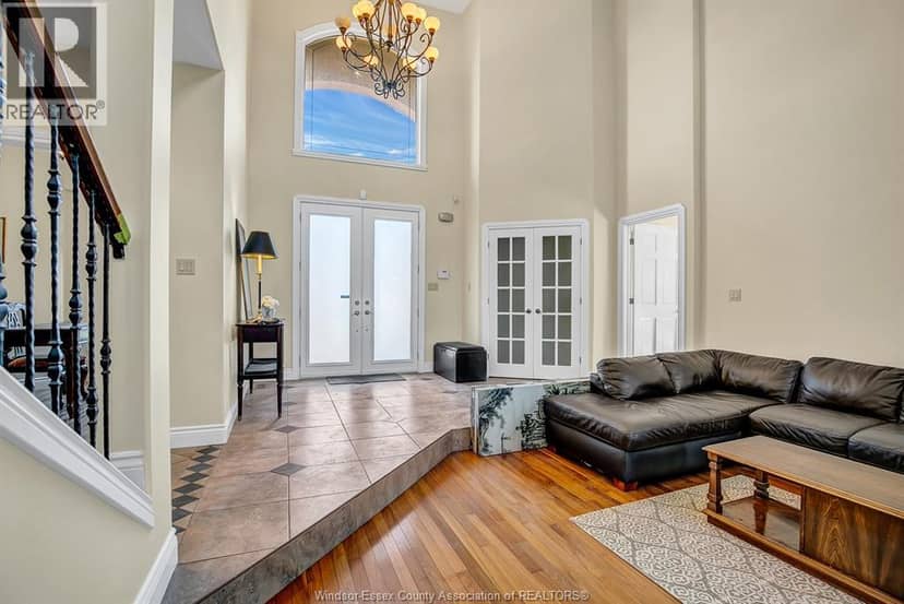 425 Country Club Drive — photo 7 of 40