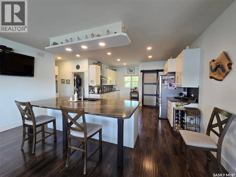207 Criddle AVENUE — photo 7 of 40