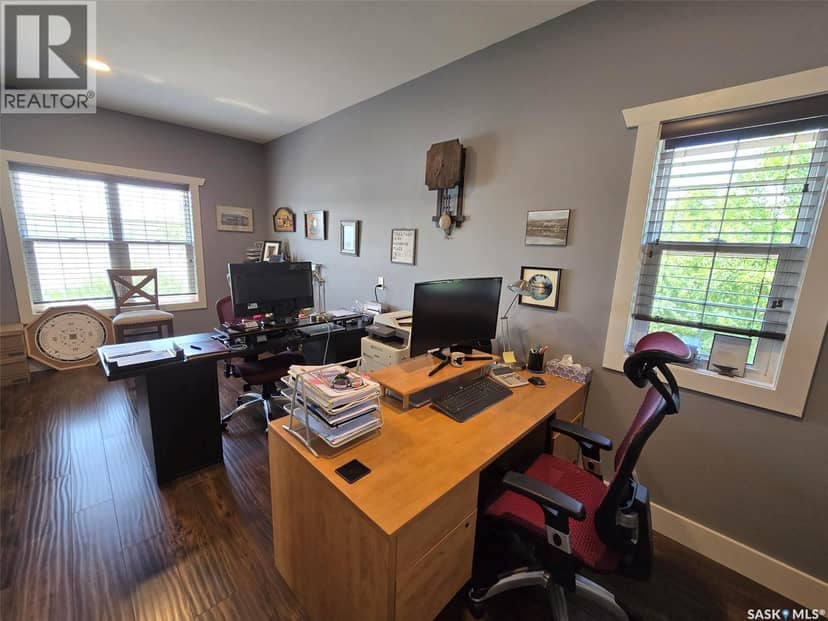 207 Criddle AVENUE — photo 32 of 40