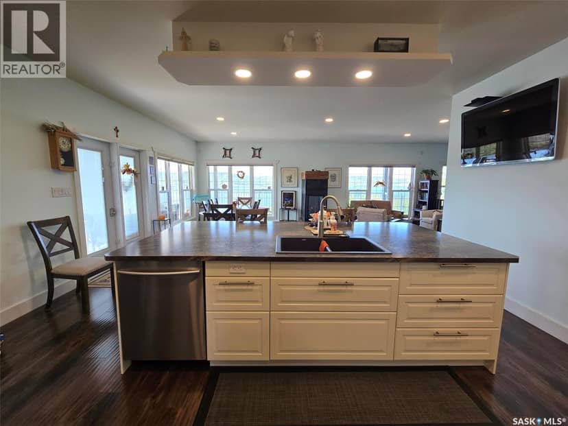 207 Criddle AVENUE — photo 18 of 40