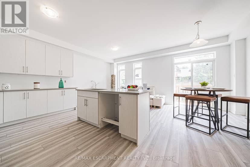 11 Davinci Boulevard, Hamilton, photo 8