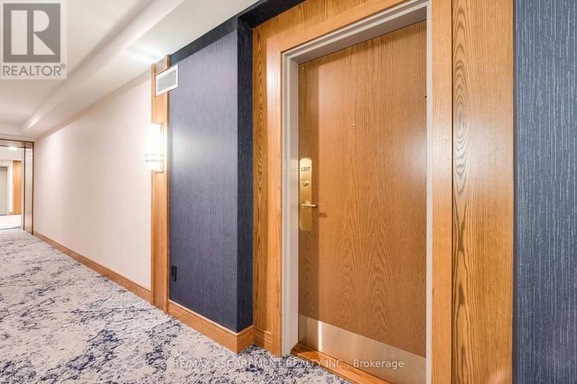 1207 - 5250 Lakeshore Road — photo 4 of 40