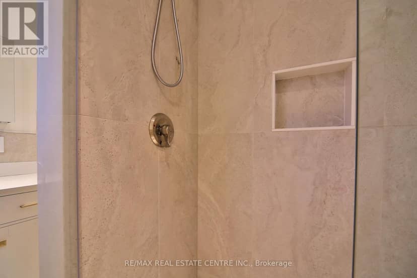 3158 Valmarie Avenue — photo 21 of 40