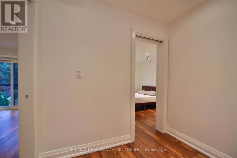 3158 Valmarie Avenue — photo 22 of 40