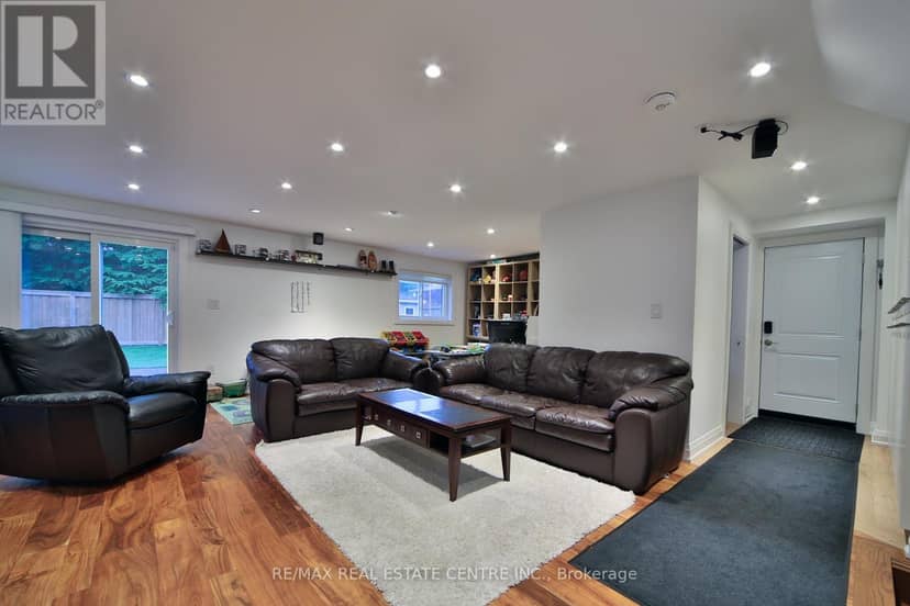 3158 Valmarie Avenue — photo 33 of 40
