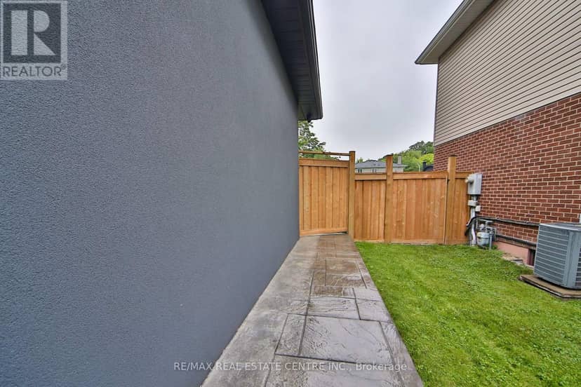 3158 Valmarie Avenue — photo 39 of 40