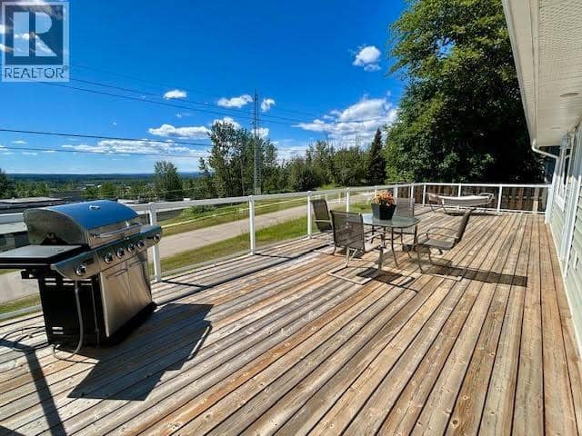 5208 W 54 AVENUE, Fort Nelson, photo 3