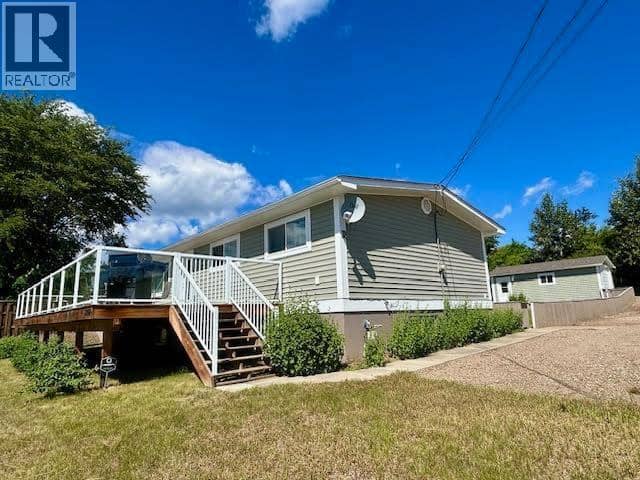 5208 W 54 AVENUE, Fort Nelson, photo 2