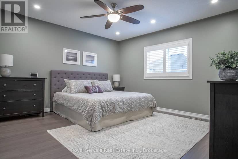 20 Grainger Crescent — photo 10 of 29