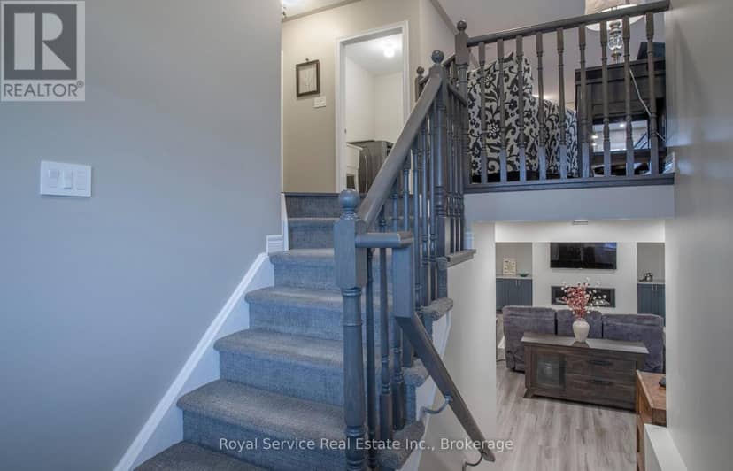 20 Grainger Crescent — photo 18 of 29