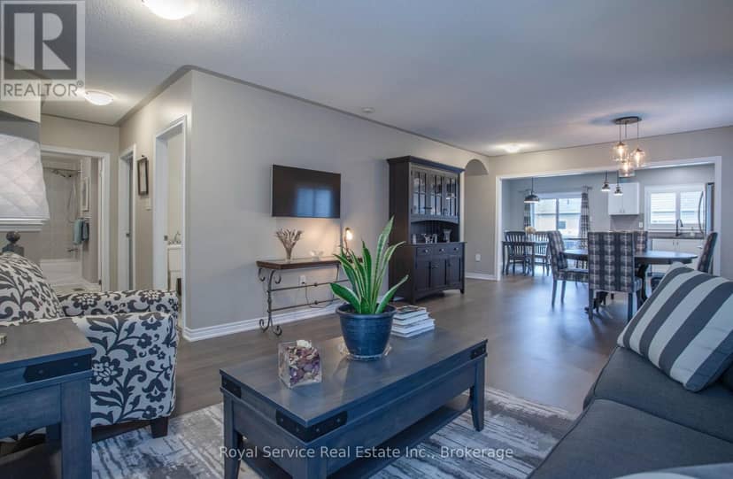20 Grainger Crescent — photo 4 of 29