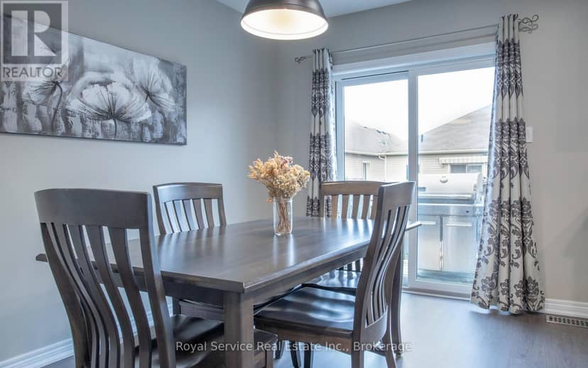 20 Grainger Crescent — photo 8 of 29