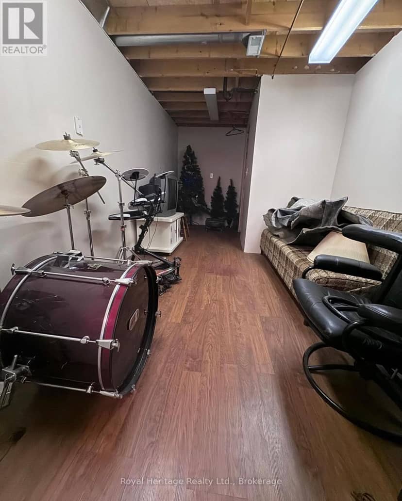 7 Lang Court — photo 13 of 17