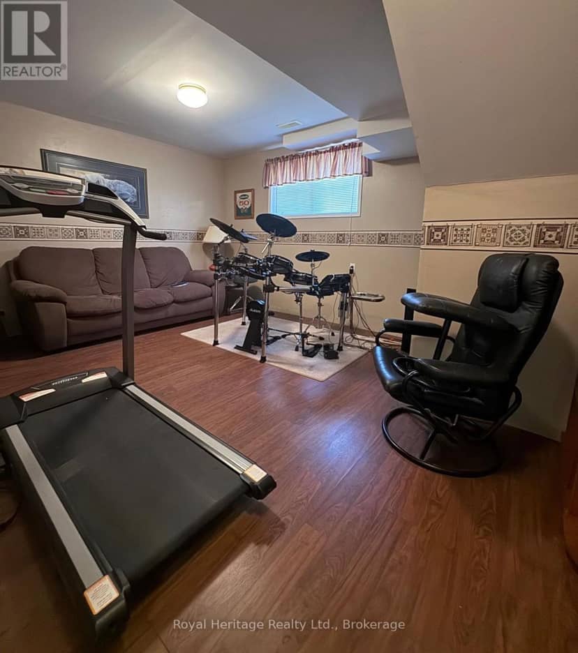 7 Lang Court — photo 14 of 17