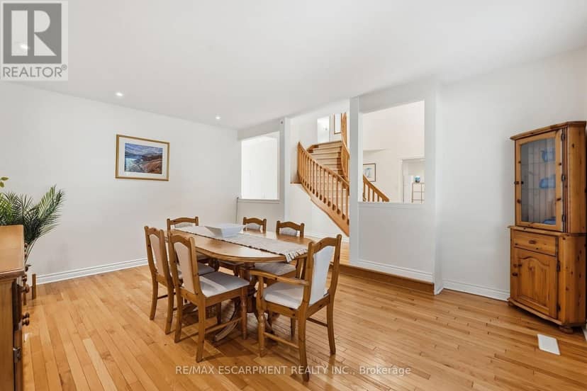 77 Flanders Drive, Hamilton, photo 5