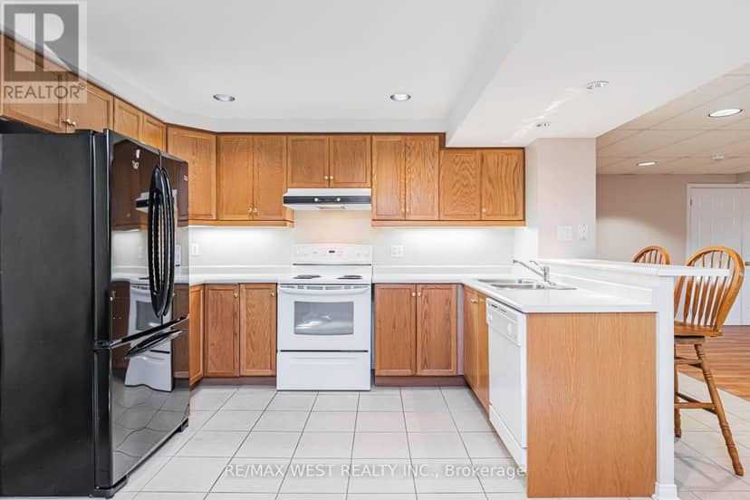 382 Melville Avenue — photo 17 of 19