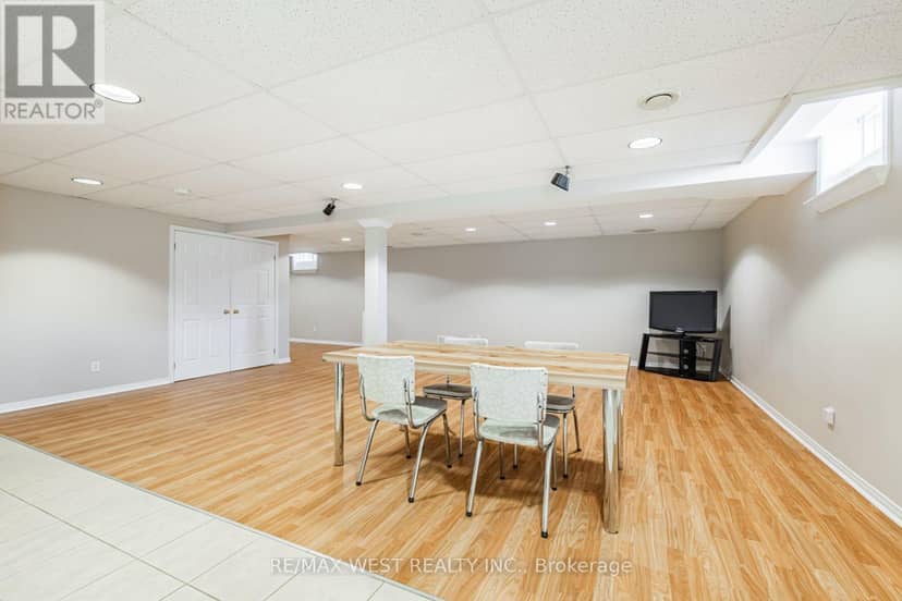 382 Melville Avenue — photo 15 of 19
