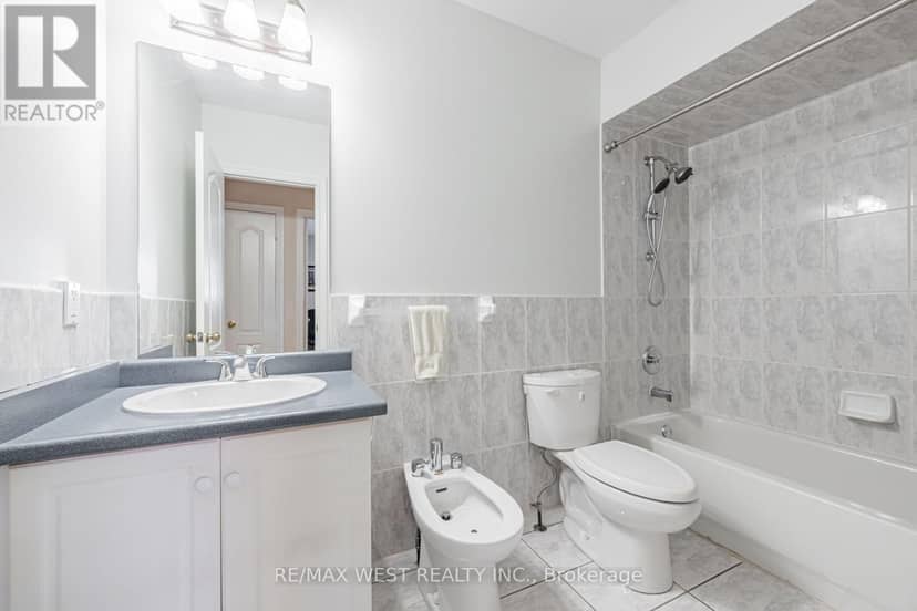 382 Melville Avenue — photo 13 of 19